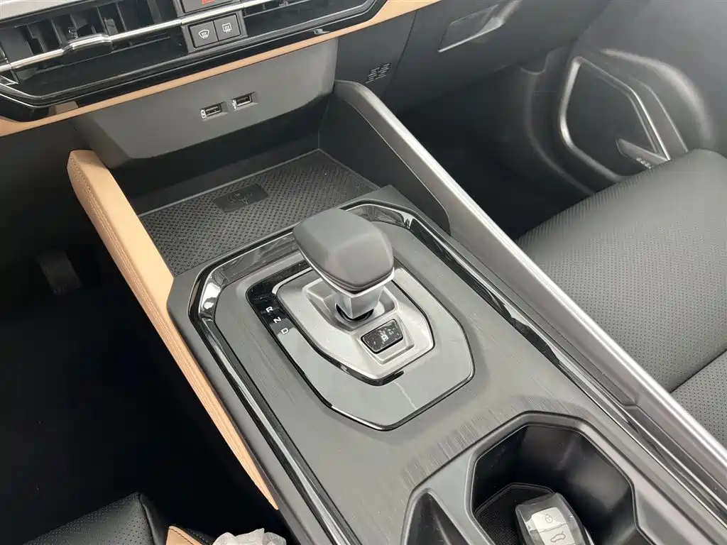 Geely Haoyue PRO — фото 16