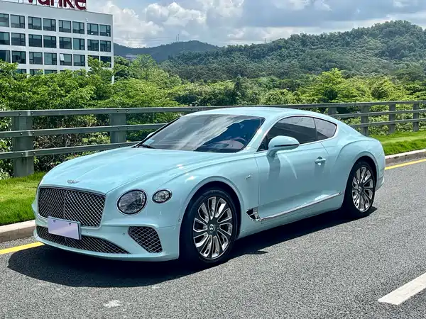 Bentley Continental 2020