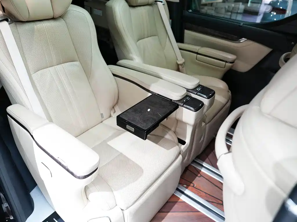 Toyota Alphard 2019 — фото 17