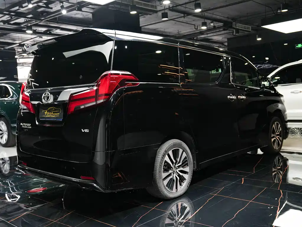 Toyota Alphard 2019 — фото 31