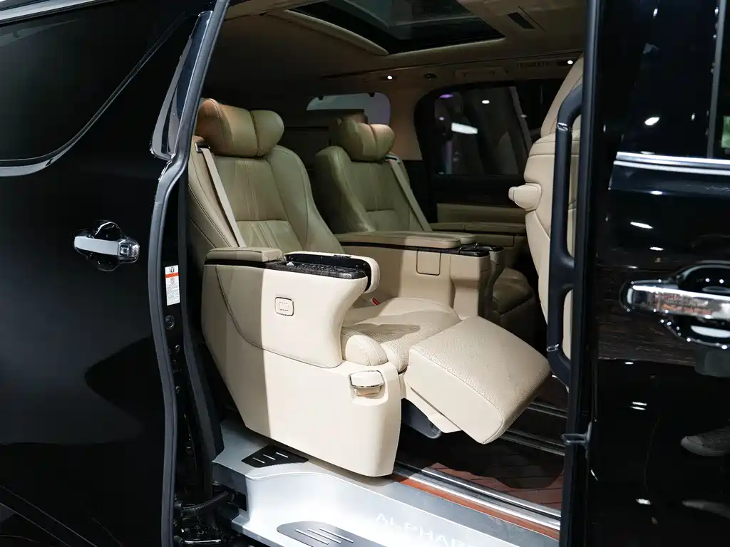 Toyota Alphard 2019 — фото 21