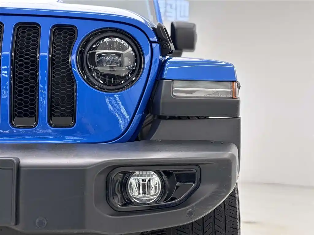 Jeep Wrangler 2023 — фото 11
