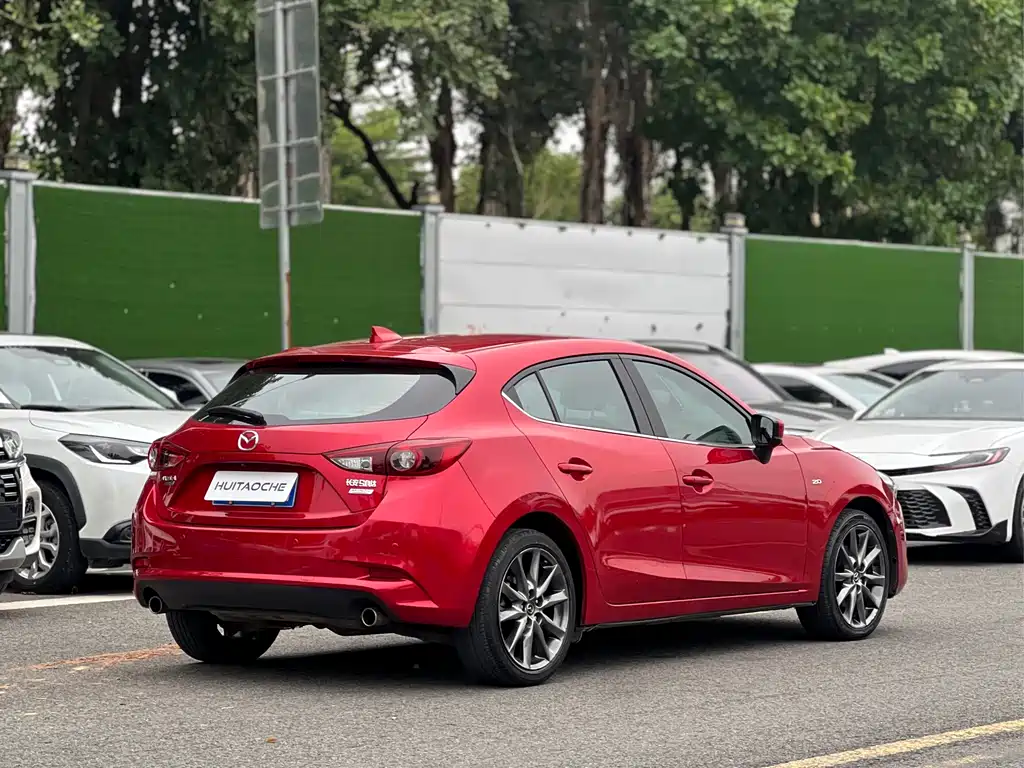 Mazda 3 Axela 2017 — фото 13