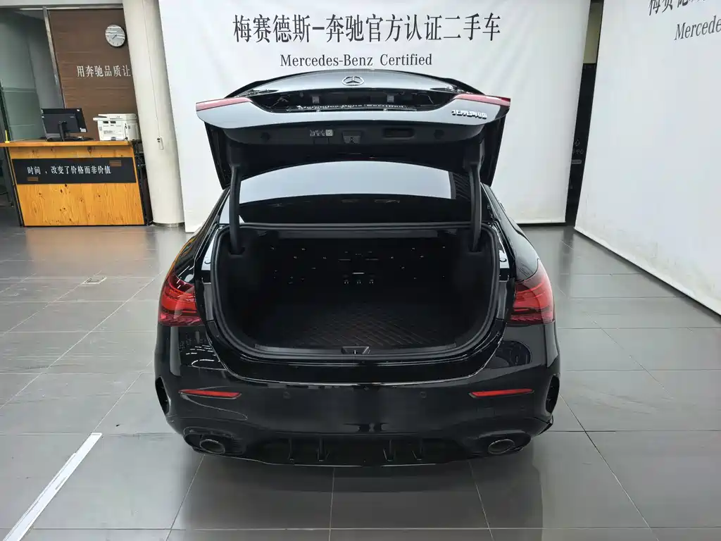 Mercedes-Benz A-Class AMG 2025 — фото 17