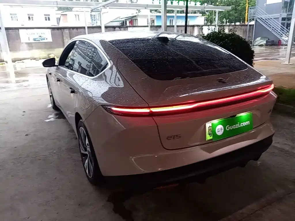 NIO ET5 2025