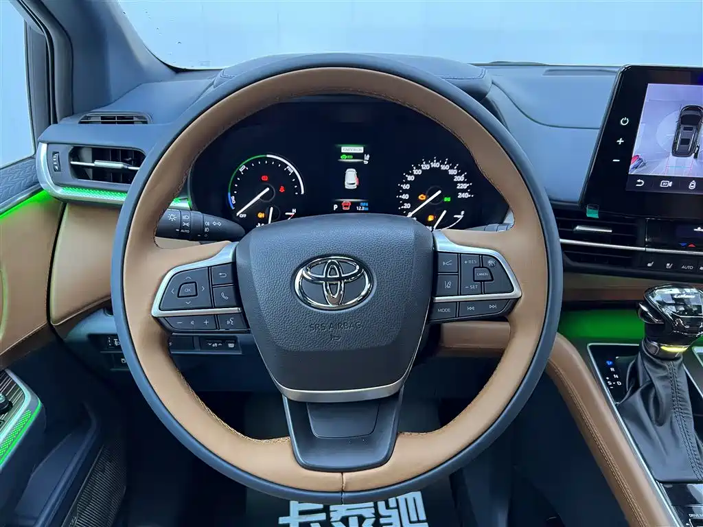 Toyota Granvia — фото 20