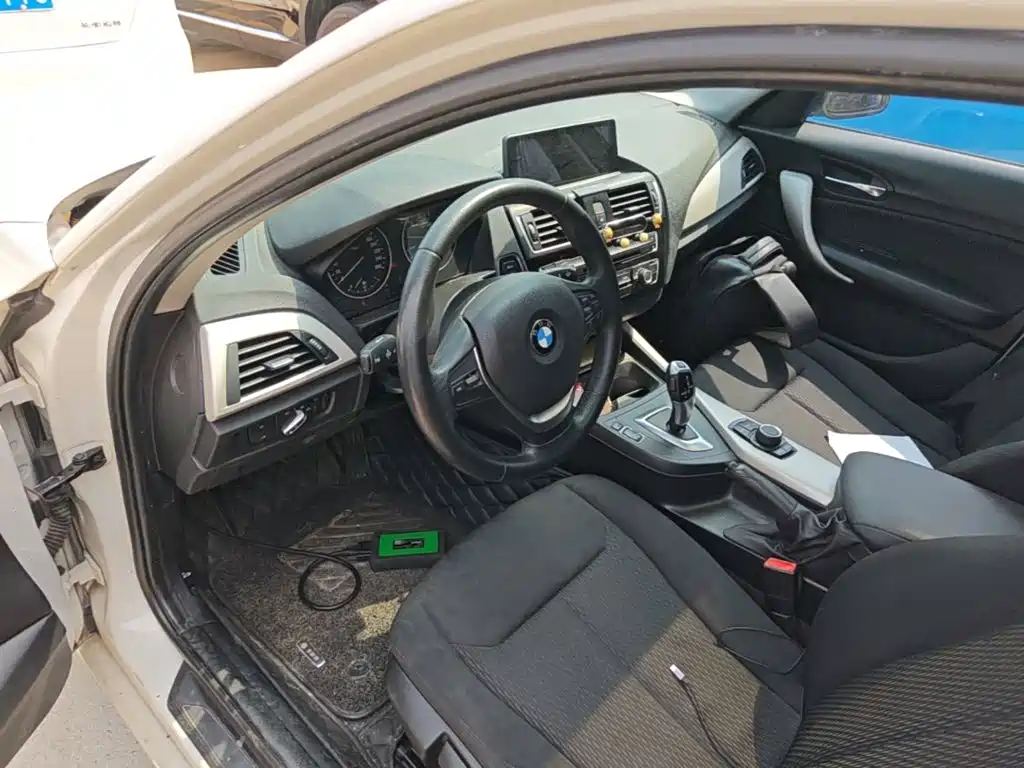 BMW 1 Series 2018 — фото 16