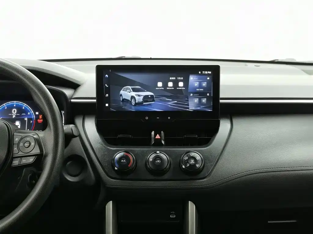 Toyota Corolla Cross 2023 — фото 12