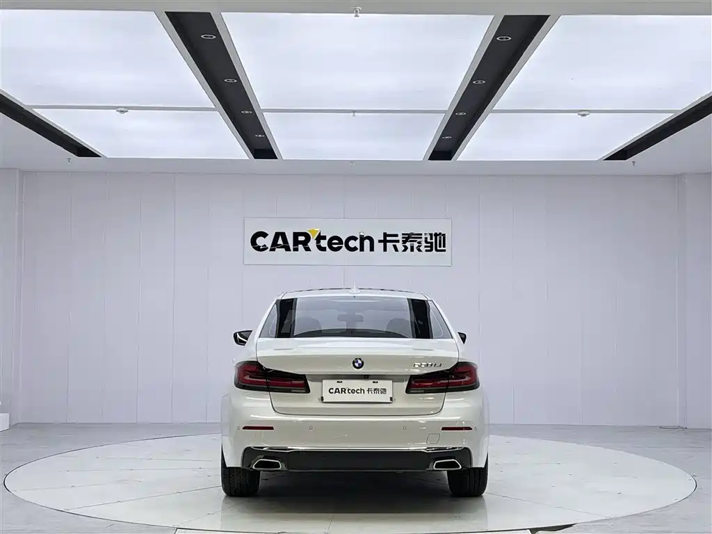 BMW 5 Series 2022 — фото 13