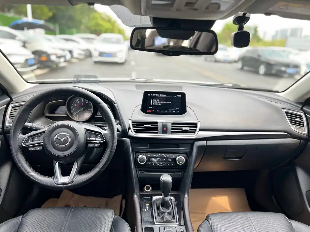 Mazda 3 Axela 2017 — фото 7