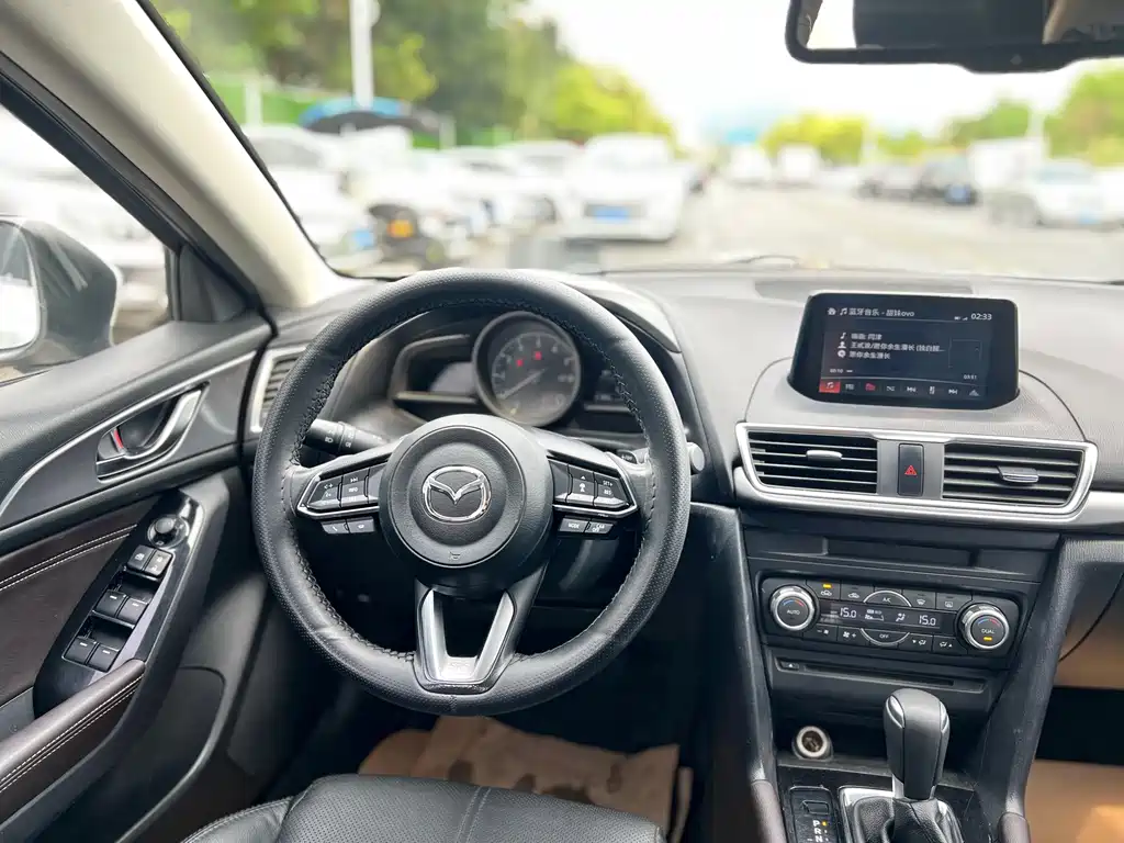 Mazda 3 Axela 2017 — фото 8