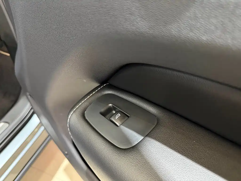 Volvo XC60 Plug-In Hybrid 2019 — фото 26