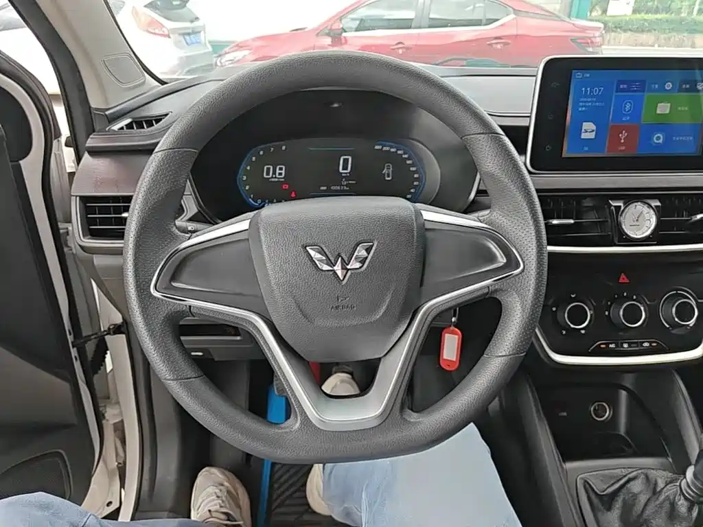 Wuling Hongguang S3 2018 — фото 11