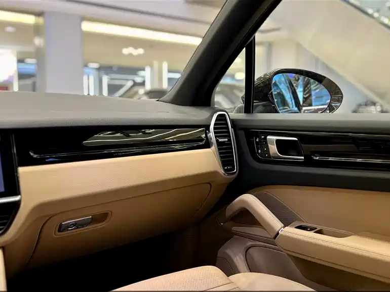 Porsche Cayenne Hybrid 2020 — фото 27