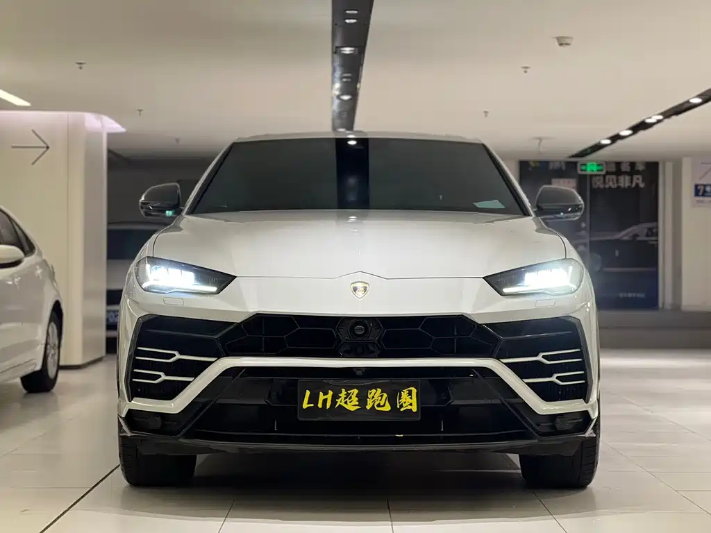 Lamborghini Urus 2019 — фото 2