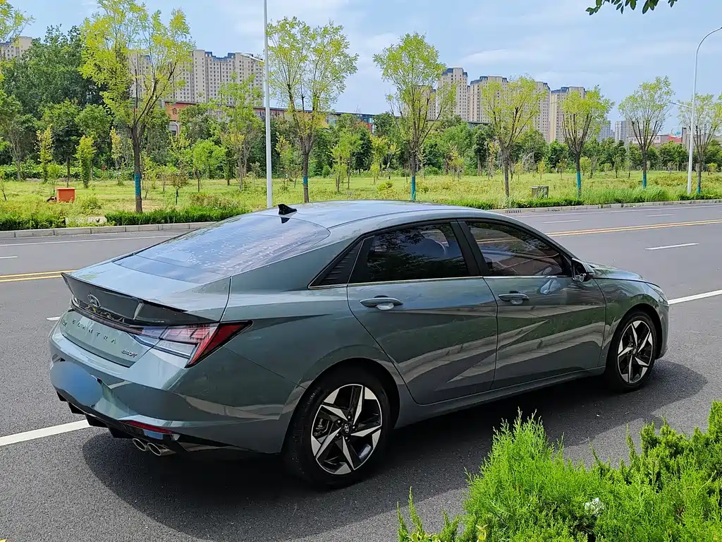 Hyundai Elantra 2023 — фото 30