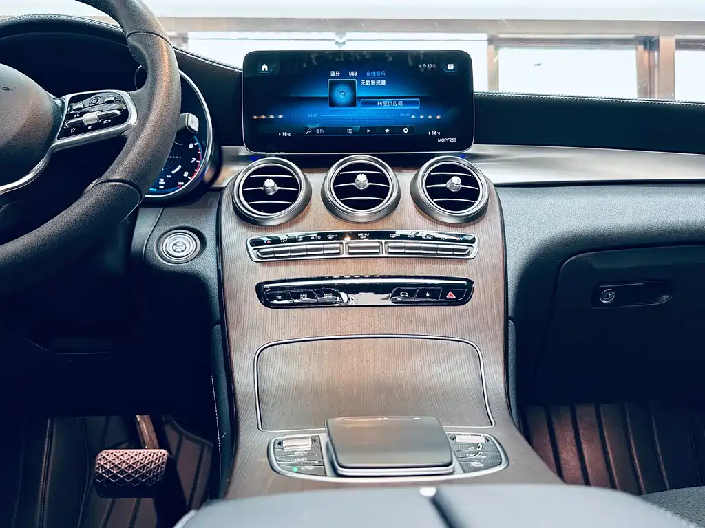 Mercedes-Benz GLC 2021 — фото 27