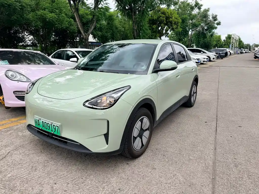Geely Galaxy Starwish 2025 — фото 1