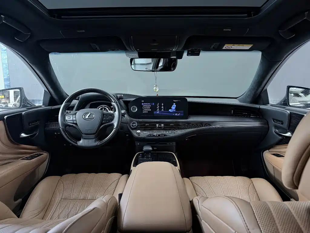 Lexus LS 2021 — фото 12