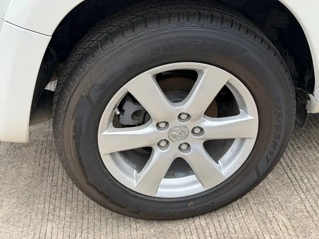 Toyota RAV4 2008 — фото 28
