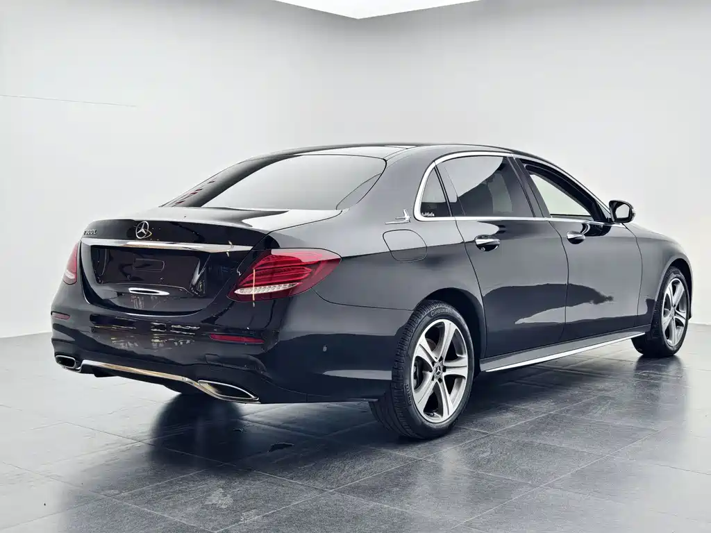 Mercedes-Benz E-Class 2019 — фото 15