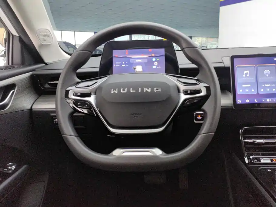 Wuling Starlight 2025 — фото 15