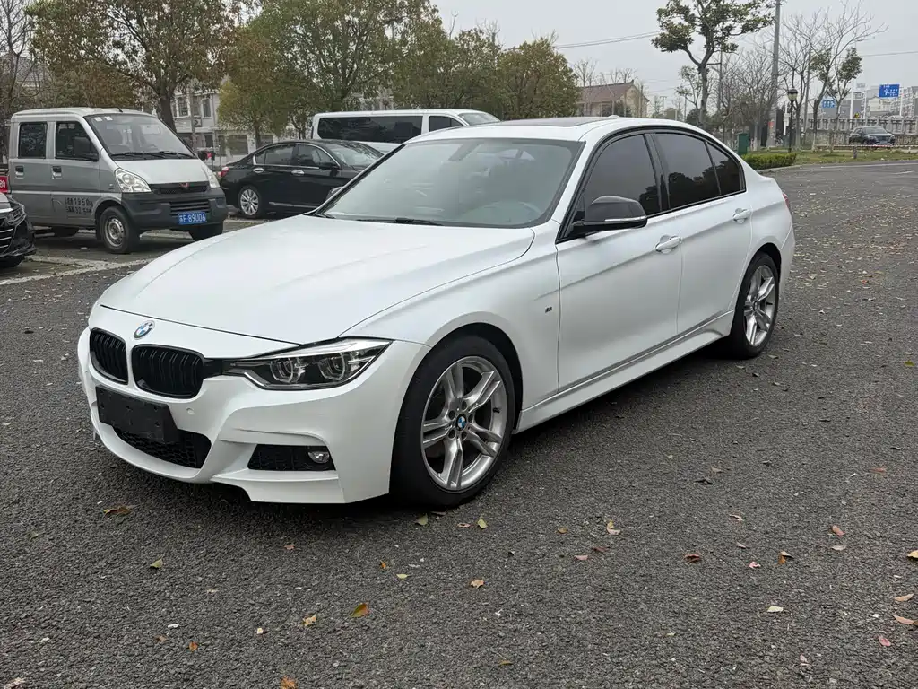 BMW 3 Series 2018 — фото 1