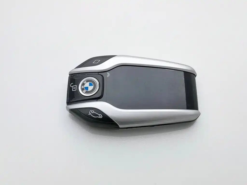 BMW 5 Series New Energy 2018 — фото 10