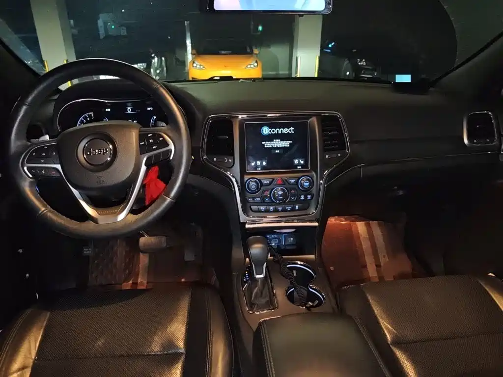 Jeep Grand Cherokee 2019 — фото 13