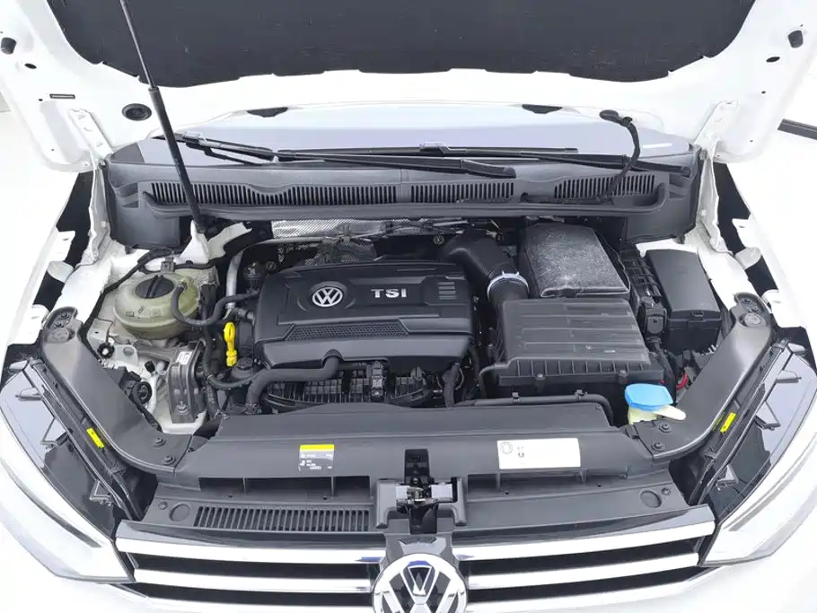 Volkswagen Touran 2017 — фото 10
