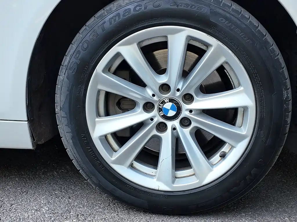 BMW 5 Series 2014 — фото 13