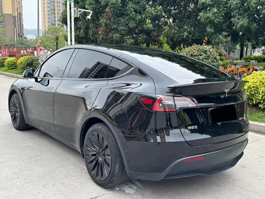 Tesla Model Y 2023 — фото 7