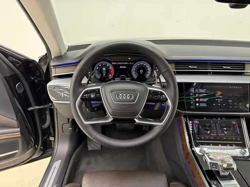 Audi A8 2021 — фото 15