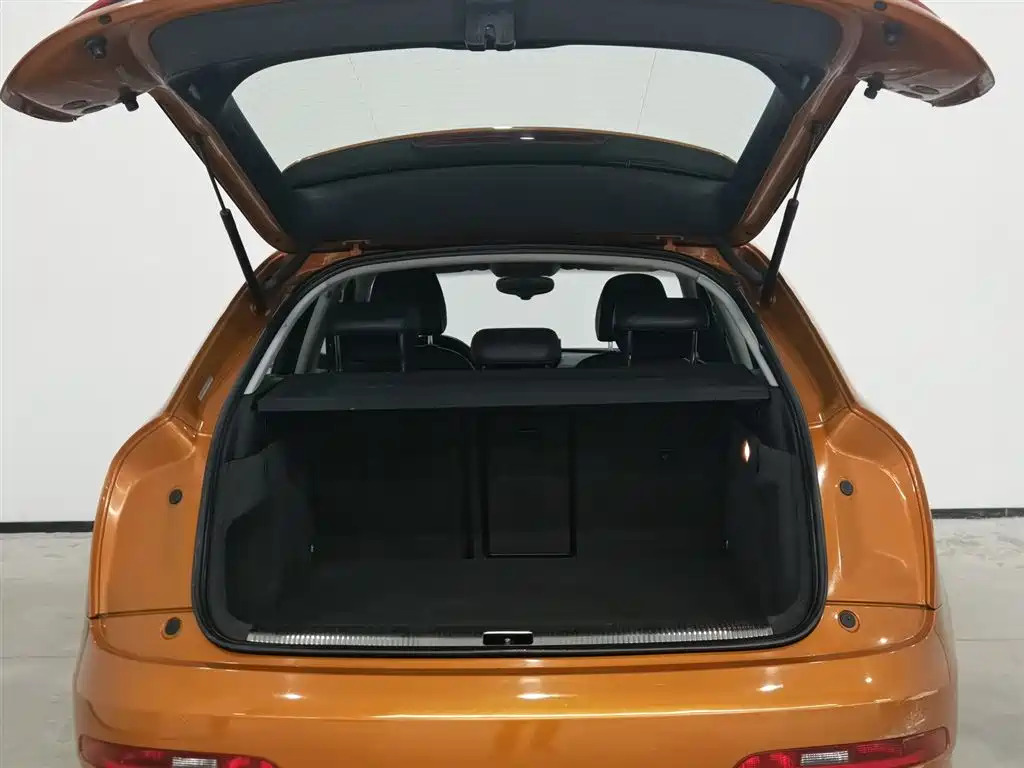 Audi Q3 2015 — фото 16