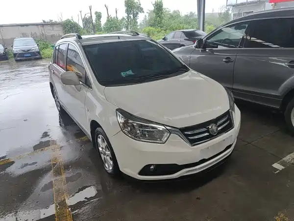 Venucia R50 2016
