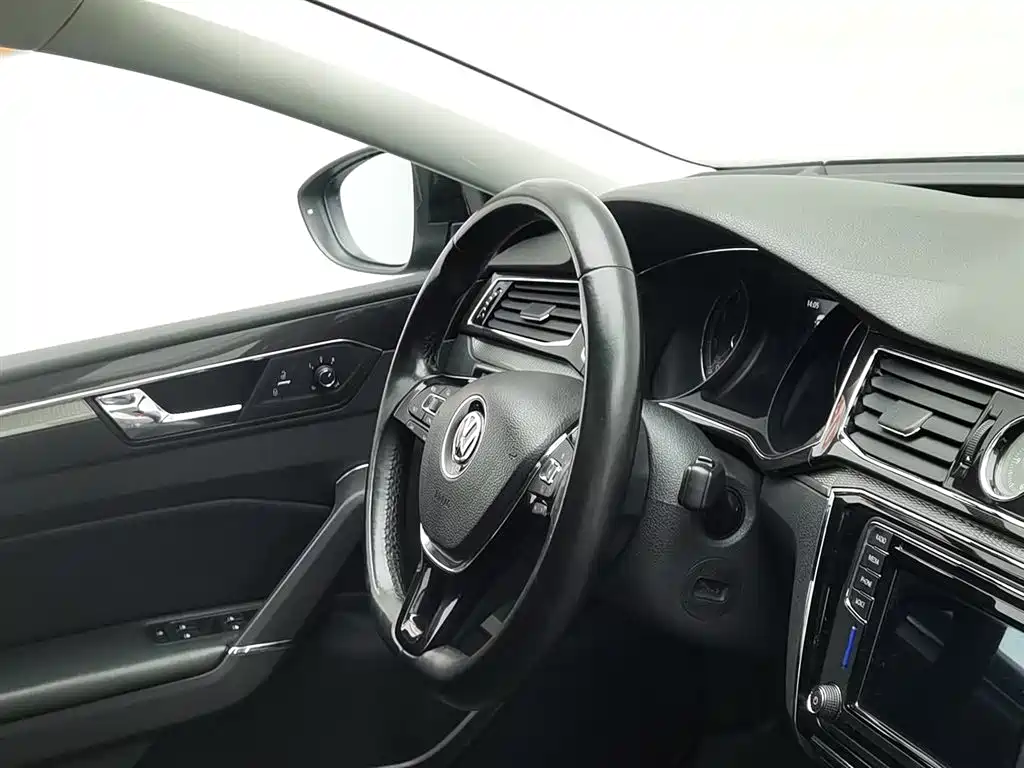 Volkswagen Passat 2016 — фото 22