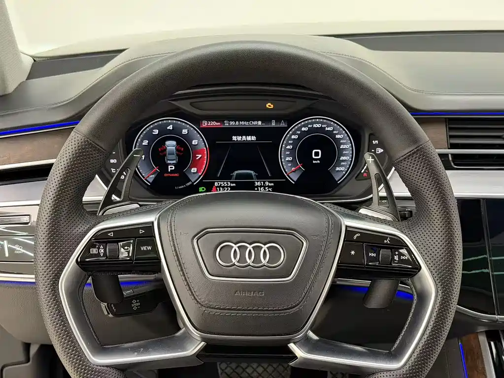 Audi A8 2021 — фото 14