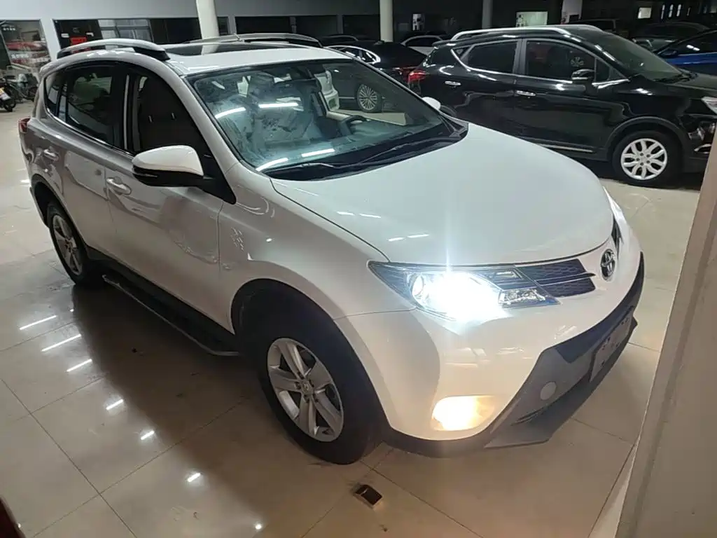 Toyota RAV4 2015