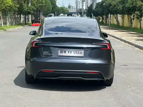 Tesla Model 3 2025