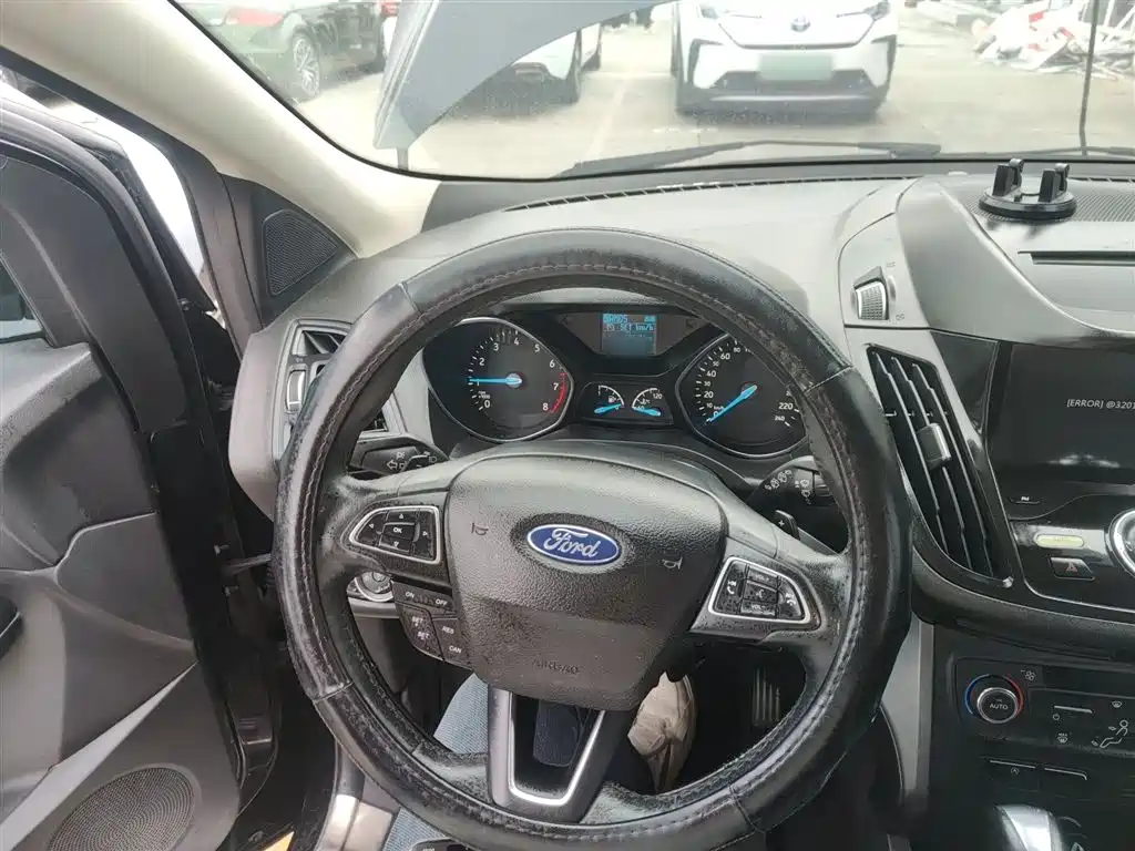 Ford Kuga 2017 — фото 10