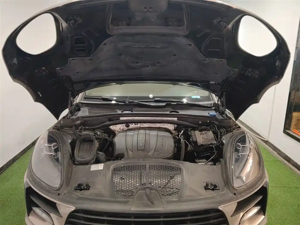 Porsche Macan 2019 — фото 16