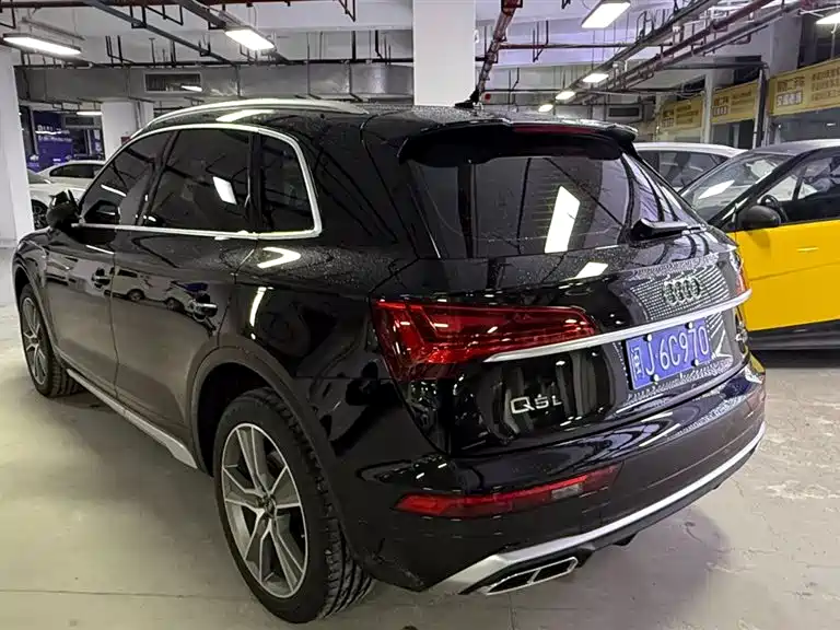 Audi Q5L 2022 — фото 9