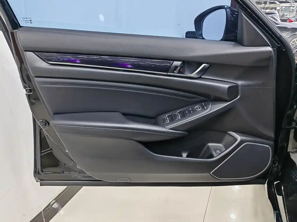 Honda Accord 2023 — фото 16