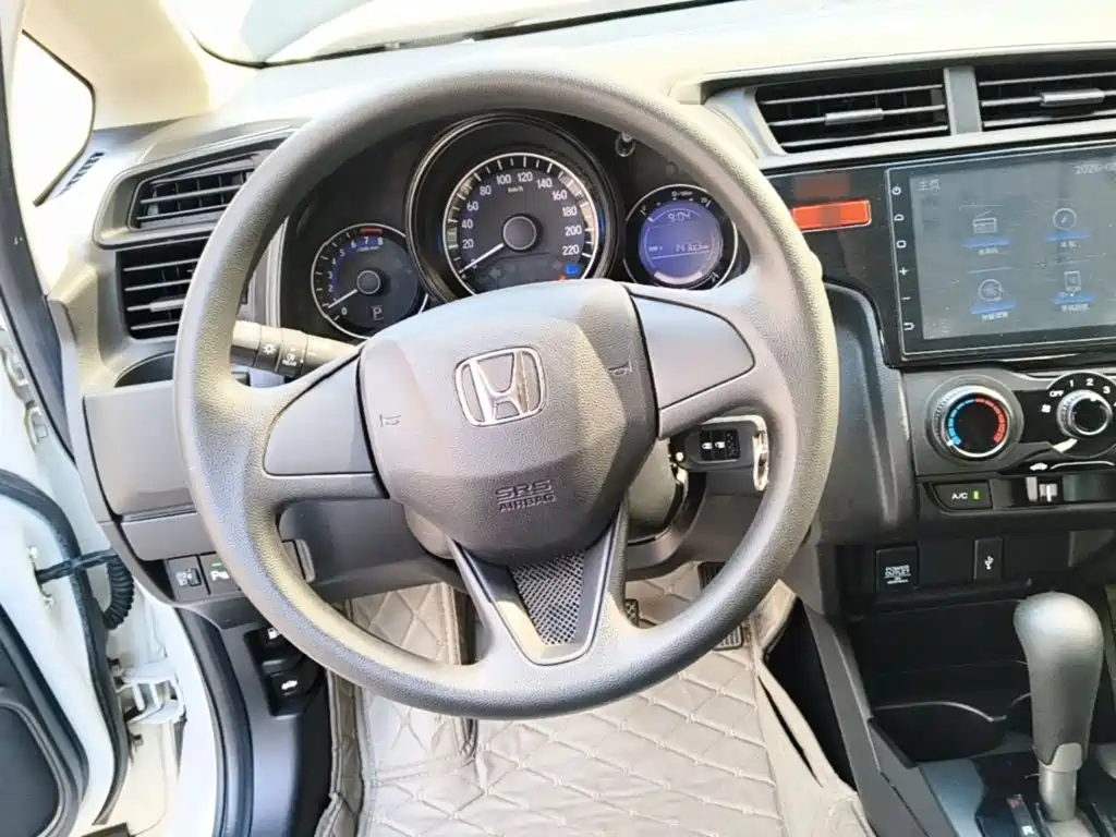 Honda Fit 2017 — фото 11