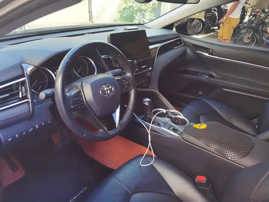 Toyota Camry 2024 — фото 12
