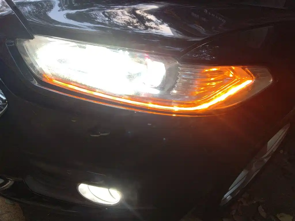 Ford Mondeo 2015 — фото 16