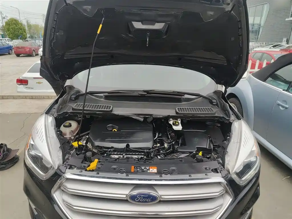 Ford Kuga 2017 — фото 19