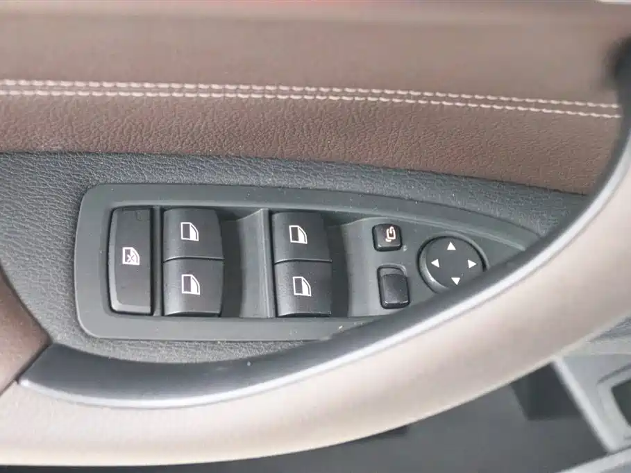 BMW X1 2018 — фото 14
