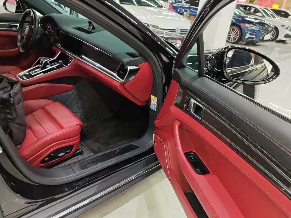 Porsche Panamera 2023