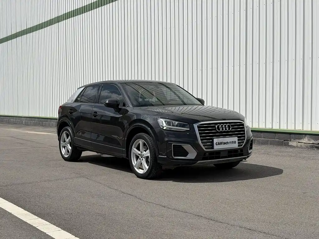 Audi Q2L 2019 — фото 8